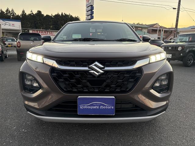 フロンクス ベースグレード　デュアルセンサーブレーキサポートＩＩ　全方位モニター付９インチナビ　フルセグＴＶ　ＢＴ　前席シート＆ステアリングヒーター　ＢＳＭ　ＨＵＤ　ハーフレザー　クルコン　ＬＥＤヘッド　ワイヤレス充電　スペア有（3枚目）