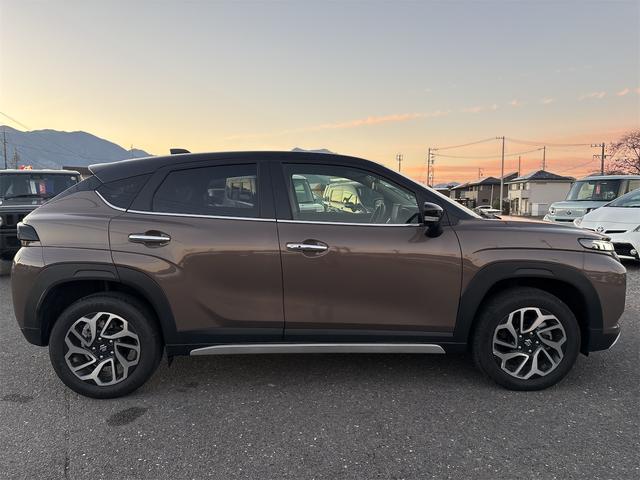 フロンクス ベースグレード　デュアルセンサーブレーキサポートＩＩ　全方位モニター付９インチナビ　フルセグＴＶ　ＢＴ　前席シート＆ステアリングヒーター　ＢＳＭ　ＨＵＤ　ハーフレザー　クルコン　ＬＥＤヘッド　ワイヤレス充電　スペア有（5枚目）