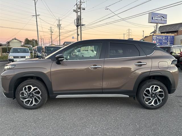 フロンクス ベースグレード　デュアルセンサーブレーキサポートＩＩ　全方位モニター付９インチナビ　フルセグＴＶ　ＢＴ　前席シート＆ステアリングヒーター　ＢＳＭ　ＨＵＤ　ハーフレザー　クルコン　ＬＥＤヘッド　ワイヤレス充電　スペア有（9枚目）