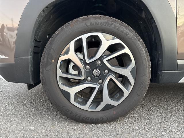 フロンクス ベースグレード　デュアルセンサーブレーキサポートＩＩ　全方位モニター付９インチナビ　フルセグＴＶ　ＢＴ　前席シート＆ステアリングヒーター　ＢＳＭ　ＨＵＤ　ハーフレザー　クルコン　ＬＥＤヘッド　ワイヤレス充電　スペア有（10枚目）