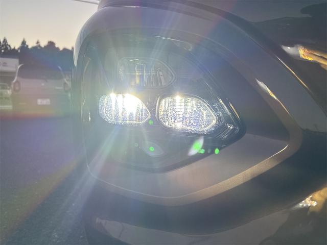 フロンクス ベースグレード　デュアルセンサーブレーキサポートＩＩ　全方位モニター付９インチナビ　フルセグＴＶ　ＢＴ　前席シート＆ステアリングヒーター　ＢＳＭ　ＨＵＤ　ハーフレザー　クルコン　ＬＥＤヘッド　ワイヤレス充電　スペア有（11枚目）