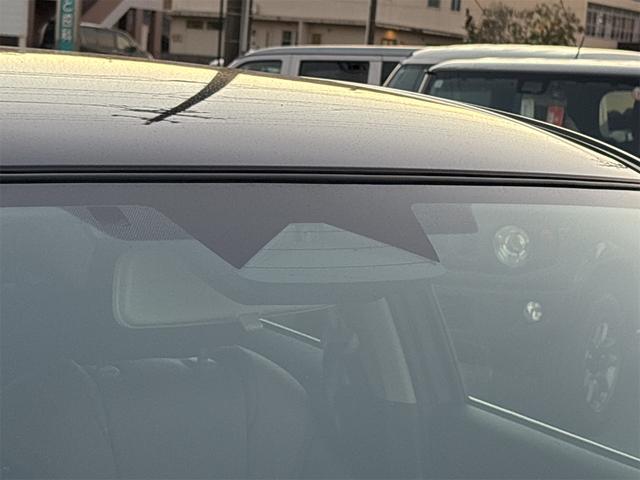 フロンクス ベースグレード　デュアルセンサーブレーキサポートＩＩ　全方位モニター付９インチナビ　フルセグＴＶ　ＢＴ　前席シート＆ステアリングヒーター　ＢＳＭ　ＨＵＤ　ハーフレザー　クルコン　ＬＥＤヘッド　ワイヤレス充電　スペア有（14枚目）