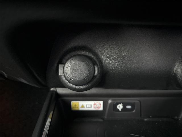 フロンクス ベースグレード　デュアルセンサーブレーキサポートＩＩ　全方位モニター付９インチナビ　フルセグＴＶ　ＢＴ　前席シート＆ステアリングヒーター　ＢＳＭ　ＨＵＤ　ハーフレザー　クルコン　ＬＥＤヘッド　ワイヤレス充電　スペア有（32枚目）