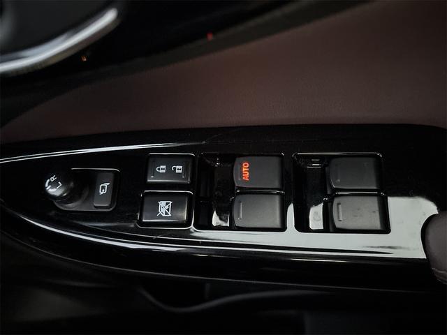 フロンクス ベースグレード　デュアルセンサーブレーキサポートＩＩ　全方位モニター付９インチナビ　フルセグＴＶ　ＢＴ　前席シート＆ステアリングヒーター　ＢＳＭ　ＨＵＤ　ハーフレザー　クルコン　ＬＥＤヘッド　ワイヤレス充電　スペア有（39枚目）