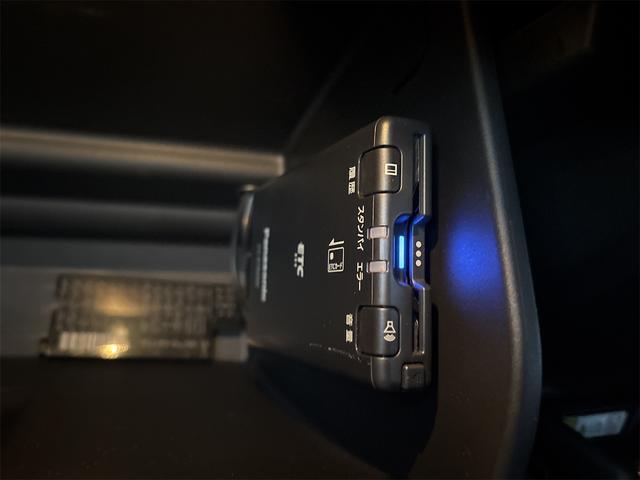 フロンクス ベースグレード　デュアルセンサーブレーキサポートＩＩ　全方位モニター付９インチナビ　フルセグＴＶ　ＢＴ　前席シート＆ステアリングヒーター　ＢＳＭ　ＨＵＤ　ハーフレザー　クルコン　ＬＥＤヘッド　ワイヤレス充電　スペア有（40枚目）