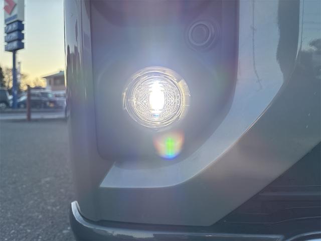 スペーシアギア ハイブリッドＸＺ　スズキセーフティサポート　全方位モニター付９インチナビ　地デジＴＶ　Ｂｌｕｅｔｏｏｔｈ　ＨＵＤ　ＥＴＣ　ルーフレール　シート＆ハンドルヒーター　両側電動スライドドア　ＬＥＤヘッド＆フォグ　スマートキー（12枚目）