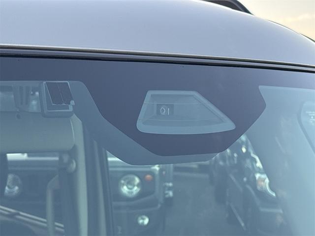 スペーシアギア ハイブリッドＸＺ　スズキセーフティサポート　全方位モニター付９インチナビ　地デジＴＶ　Ｂｌｕｅｔｏｏｔｈ　ＨＵＤ　ＥＴＣ　ルーフレール　シート＆ハンドルヒーター　両側電動スライドドア　ＬＥＤヘッド＆フォグ　スマートキー（14枚目）