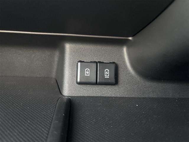 スペーシアギア ハイブリッドＸＺ　スズキセーフティサポート　全方位モニター付９インチナビ　地デジＴＶ　Ｂｌｕｅｔｏｏｔｈ　ＨＵＤ　ＥＴＣ　ルーフレール　シート＆ハンドルヒーター　両側電動スライドドア　ＬＥＤヘッド＆フォグ　スマートキー（31枚目）