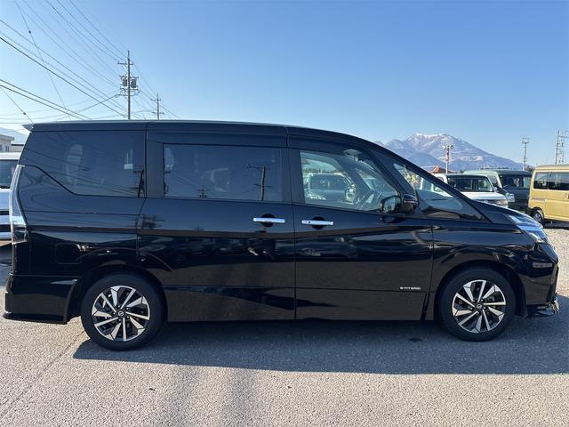 セレナ ハイウェイスターＶ　エマージェンシーブレーキ　純正１０インチナビ　フルセグＴＶ　ＢＴ　ＤＶＤ／Ｂｌｕ－ｒａｙ　両側電動スライドドア　ドラレコ　ＥＴＣ　プロパイロット　フリップダウンモニター　バックカメラ　純正ＡＷ　ＢＳＭ（5枚目）