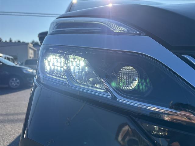 セレナ ハイウェイスターＶ　エマージェンシーブレーキ　純正１０インチナビ　フルセグＴＶ　ＢＴ　ＤＶＤ／Ｂｌｕ－ｒａｙ　両側電動スライドドア　ドラレコ　ＥＴＣ　プロパイロット　フリップダウンモニター　バックカメラ　純正ＡＷ　ＢＳＭ（11枚目）