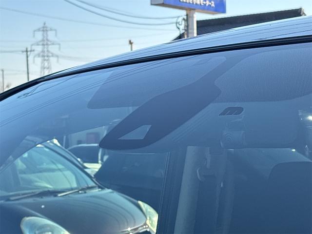 セレナ ハイウェイスターＶ　エマージェンシーブレーキ　純正１０インチナビ　フルセグＴＶ　ＢＴ　ＤＶＤ／Ｂｌｕ－ｒａｙ　両側電動スライドドア　ドラレコ　ＥＴＣ　プロパイロット　フリップダウンモニター　バックカメラ　純正ＡＷ　ＢＳＭ（13枚目）