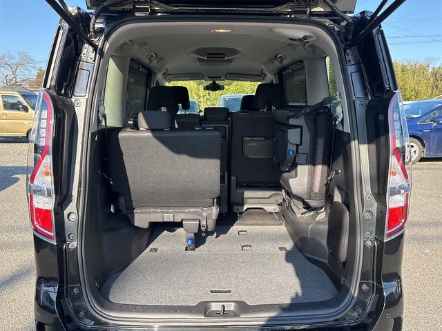 セレナ ハイウェイスターＶ　エマージェンシーブレーキ　純正１０インチナビ　フルセグＴＶ　ＢＴ　ＤＶＤ／Ｂｌｕ－ｒａｙ　両側電動スライドドア　ドラレコ　ＥＴＣ　プロパイロット　フリップダウンモニター　バックカメラ　純正ＡＷ　ＢＳＭ（21枚目）