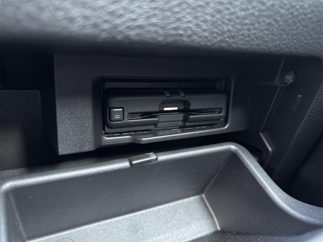 セレナ ハイウェイスターＶ　エマージェンシーブレーキ　純正１０インチナビ　フルセグＴＶ　ＢＴ　ＤＶＤ／Ｂｌｕ－ｒａｙ　両側電動スライドドア　ドラレコ　ＥＴＣ　プロパイロット　フリップダウンモニター　バックカメラ　純正ＡＷ　ＢＳＭ（36枚目）