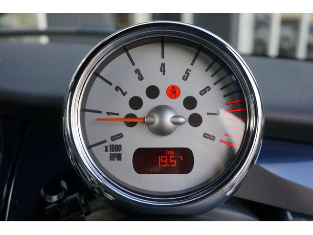 MINI クーパーS チェックメイト JCWチューニングキット MT車 ルーフ張り替済み 電動格納ミラー フロントリアフォグランプ HIDヘッドライト 車検整備付(14枚目)