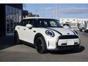 MINI クーパー レゾリュート・エディション 純正ディスプレイオーディオ AppleCarPlay ワイヤレスチャージング ETC Bluetooth接続 Bカメラ PDC コンフォートアクセス クルーズコントロール オートLEDヘッドライト 中古車画像_3
