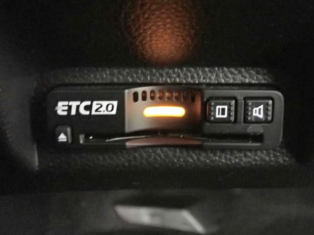 ヴェゼル ｅ：ＨＥＶＺ　ホンダコネクト９インチディスプレイナビ　フルセグＴＶ　ブルートゥース　Ｂカメラ　ＥＴＣ２．０　ワンオーナー　禁煙車　ＬＥＤオートライト　Ｐセンサー　シートヒーター　ワイヤレス充電　ＢＳＩ　Ｈセンシング（11枚目）