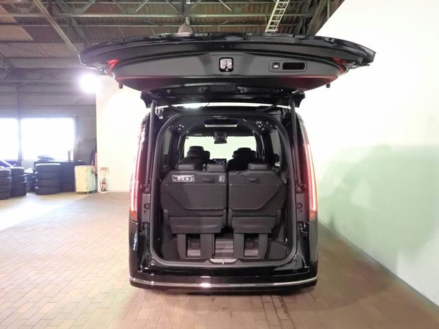 ステップワゴン e:HEVスパーダ ギャザズ9インチナビ フルセグTV CD&DVD再生 ブルートゥース バックカメラ 15.4型フリップダウンモニター 両側電動スライドドア シートヒーター LED ワンオーナー 禁煙車 スマートキー(29枚目)