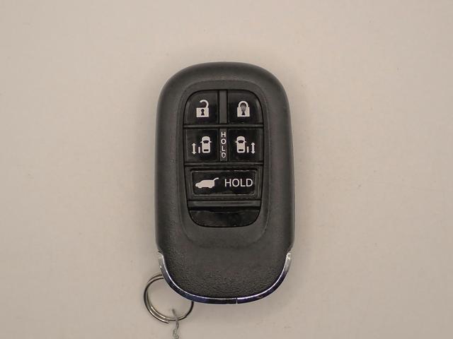 ステップワゴン e:HEVスパーダ ギャザズ9インチナビ フルセグTV CD&DVD再生 ブルートゥース バックカメラ ETC車載器 両側電動スライドドア シートヒーター LEDオートライト ワンオーナー ルーフコンソール Pセンサー(9枚目)