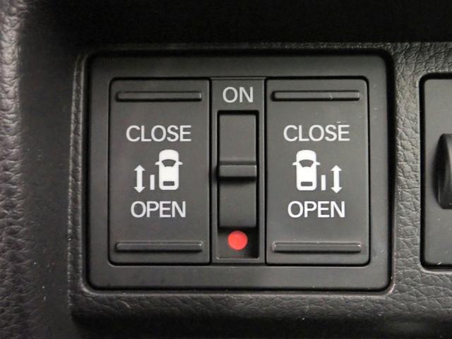 ステップワゴン スパーダ ギャザズ9インチナビ フルセグTV CD&DVD再生 ブルートゥース Bカメラ ETC車載器 パーキングセンサー 純正フリップモニター 両側電動スライドドア Sヒーター LED ワンオーナー 禁煙車(14枚目)