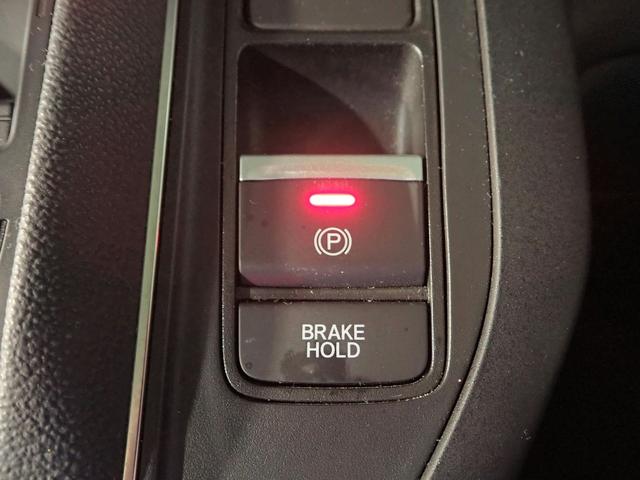 ステップワゴン e:HEVエアー ギャザズ9インチナビ フルセグTV CD&DVD再生 ブルートゥース Bカメラ ETC車載器 パーキングセンサー 両側電動スライドドア LEDオートライト ワンオーナー 禁煙車 ホンダセンシング(16枚目)