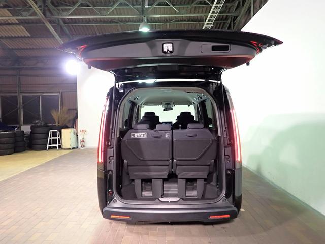 ステップワゴン e:HEVエアー ギャザズ9インチナビ フルセグTV CD&DVD再生 ブルートゥース Bカメラ ETC車載器 パーキングセンサー 両側電動スライドドア LEDオートライト ワンオーナー 禁煙車 ホンダセンシング(29枚目)