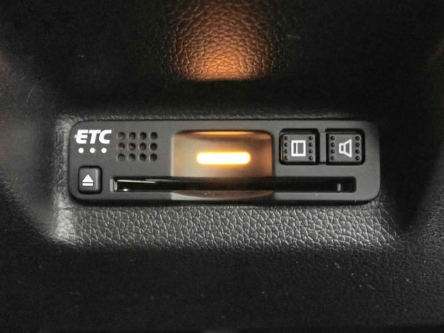 シャトル Ｇホンダセンシング　ギャザズメモリーナビ　フルセグＴＶ　ＣＤ＆ＤＶＤ再生　ブルートゥース　バックカメラ　ＥＴＣ車載器　ＬＥＤオートライト　モデューロアルミホイール　レーダークルーズＣ　ワンオーナー　禁煙車　スマートキー（11枚目）