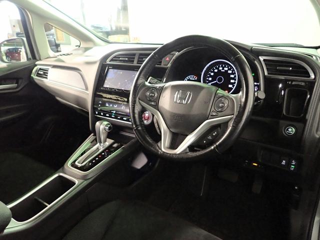 シャトル Ｇホンダセンシング　ギャザズメモリーナビ　フルセグＴＶ　ＣＤ＆ＤＶＤ再生　ブルートゥース　バックカメラ　ＥＴＣ車載器　ＬＥＤオートライト　モデューロアルミホイール　レーダークルーズＣ　ワンオーナー　禁煙車　スマートキー（24枚目）