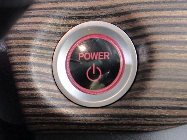 フリードハイブリッド ハイブリッド・クロスターホンダセンシング　ギャザズ９インチメモリーナビ　フルセグＴＶ　ＣＤ＆ＤＶＤ再生　ブルートゥース　バックカメラ　ＥＴＣ車載器　両側電動スライドドア　シートヒーター　ＬＥＤオートライト　ワンオーナー　ドラレコ前後（16枚目）