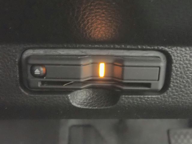 N-ONE オリジナル ギャザズ8インチメモリーナビ フルセグTV CD&DVD再生 ブルートゥース バックカメラ ETC車載器 ハーフレザーS アクティブクルーズC LEDオートライト F&Rドラレコ 禁煙車 ワンオーナー(12枚目)