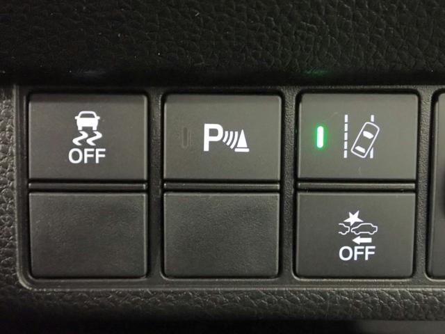 Ｎ－ＯＮＥ プレミアムツアラー　ギャザズ８インチメモリーナビ　フルセグＴＶ　ブルートゥース　バックカメラ　ＥＴＣ車載器　ハーフレザーＳ　ＬＥＤオートライト　禁煙車　パーキングセンサー　シートヒーター　純正エンジンスターター（15枚目）