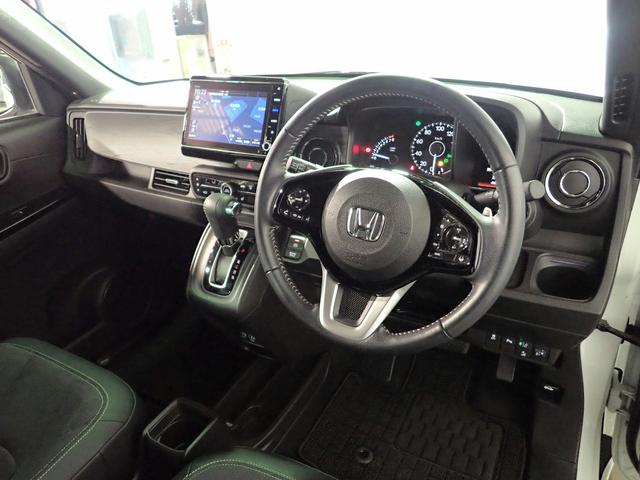 Ｎ－ＯＮＥ プレミアムツアラー　ギャザズ８インチメモリーナビ　フルセグＴＶ　ブルートゥース　バックカメラ　ＥＴＣ車載器　ハーフレザーＳ　ＬＥＤオートライト　禁煙車　パーキングセンサー　シートヒーター　純正エンジンスターター（24枚目）