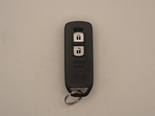 N-ONE オリジナル ギャザズメモリーナビ フルセグTV CD&DVD再生 ブルートゥース バックカメラ ETC車載器 ハーフレザーシート LEDオートライト オートハイビーム ドラレコ 禁煙車 スマートキー(10枚目)