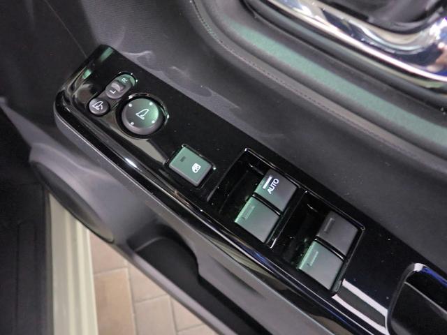 N-ONE オリジナル ギャザズメモリーナビ フルセグTV CD&DVD再生 ブルートゥース バックカメラ ETC車載器 ハーフレザーシート LEDオートライト オートハイビーム ドラレコ 禁煙車 スマートキー(18枚目)