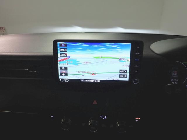 ヴェゼル ｅ：ＨＥＶＺ　ギャザズ９インチナビ　フルセグＴＶ　ブルートゥース　バックカメラ　ＥＴＣ車載器　ハーフレザーＳ　シート＆ステアリングヒーター　ＬＥＤオートライト　ワンオーナー　禁煙車　パーキングセンサー　ドラレコ前後（8枚目）