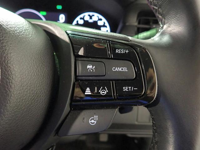 ヴェゼル ｅ：ＨＥＶＺ　ギャザズ９インチナビ　フルセグＴＶ　ブルートゥース　バックカメラ　ＥＴＣ車載器　ハーフレザーＳ　シート＆ステアリングヒーター　ＬＥＤオートライト　ワンオーナー　禁煙車　パーキングセンサー　ドラレコ前後（14枚目）