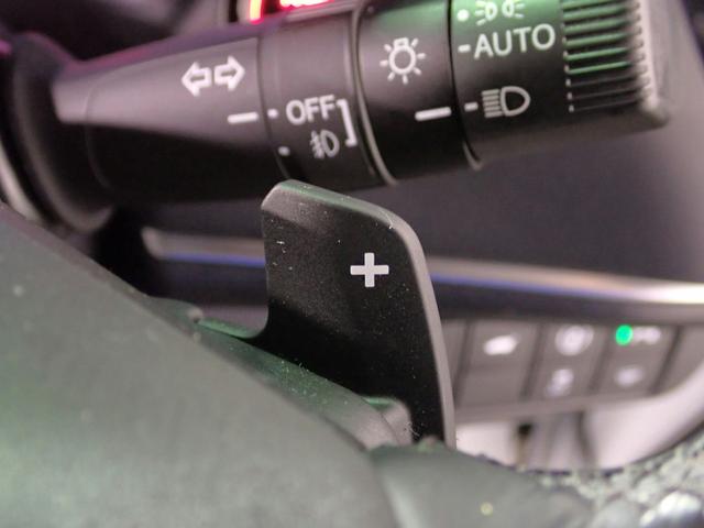 ヴェゼル ｅ：ＨＥＶＺ　ギャザズ９インチナビ　フルセグＴＶ　ブルートゥース　バックカメラ　ＥＴＣ車載器　ハーフレザーＳ　シート＆ステアリングヒーター　ＬＥＤオートライト　ワンオーナー　禁煙車　パーキングセンサー　ドラレコ前後（15枚目）