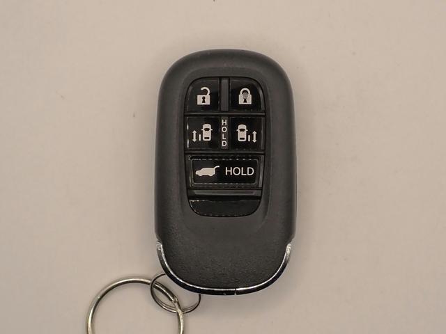 ステップワゴン ｅ：ＨＥＶスパーダ　ギャザズ１１．４インチナビ　フルセグＴＶ　ブルートゥース　天吊りモニター　両側電動スライドドア　シートヒーター　ＬＥＤオートライト　ワンオーナー　禁煙車　Ｐセンサー　パワーテールゲート　ＢＳＩ（11枚目）