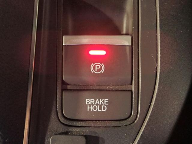 ステップワゴン ｅ：ＨＥＶスパーダ　ギャザズ１１．４インチナビ　フルセグＴＶ　ブルートゥース　天吊りモニター　両側電動スライドドア　シートヒーター　ＬＥＤオートライト　ワンオーナー　禁煙車　Ｐセンサー　パワーテールゲート　ＢＳＩ（17枚目）