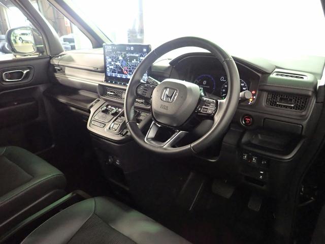 ステップワゴン ｅ：ＨＥＶスパーダ　ギャザズ１１．４インチナビ　フルセグＴＶ　ブルートゥース　天吊りモニター　両側電動スライドドア　シートヒーター　ＬＥＤオートライト　ワンオーナー　禁煙車　Ｐセンサー　パワーテールゲート　ＢＳＩ（22枚目）