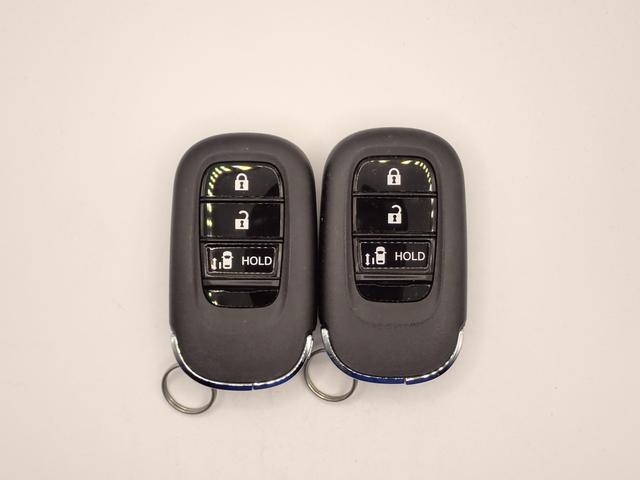 N-BOXカスタム ベースグレード ギャザズ8インチメモリーナビ フルセグTV ブルートゥース Bカメラ L側電動スライドドア LEDオートライト ワンオーナー 禁煙車 Pセンサー シートヒーター USB充電 ホンダセンシング(11枚目)