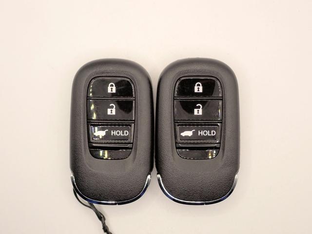ヴェゼル ｅ：ＨＥＶＺ　ホンダコネクト９インチナビ　フルセグＴＶ　ブルートゥース　バックカメラ　ＥＴＣ２．０　ＬＥＤオートライト　ワンオーナー　パーキングセンサー　ワイヤレス充電　シート＆ステアリングヒーター　ハーブレザーＳ（10枚目）