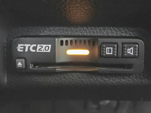 ヴェゼル ｅ：ＨＥＶＺ　ホンダコネクト９インチナビ　フルセグＴＶ　ブルートゥース　バックカメラ　ＥＴＣ２．０　ＬＥＤオートライト　ワンオーナー　パーキングセンサー　ワイヤレス充電　シート＆ステアリングヒーター　ハーブレザーＳ（11枚目）