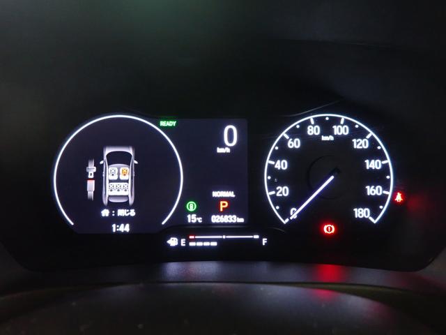 ヴェゼル ｅ：ＨＥＶＺ　ホンダコネクト９インチナビ　フルセグＴＶ　ブルートゥース　バックカメラ　ＥＴＣ２．０　ＬＥＤオートライト　ワンオーナー　パーキングセンサー　ワイヤレス充電　シート＆ステアリングヒーター　ハーブレザーＳ（21枚目）