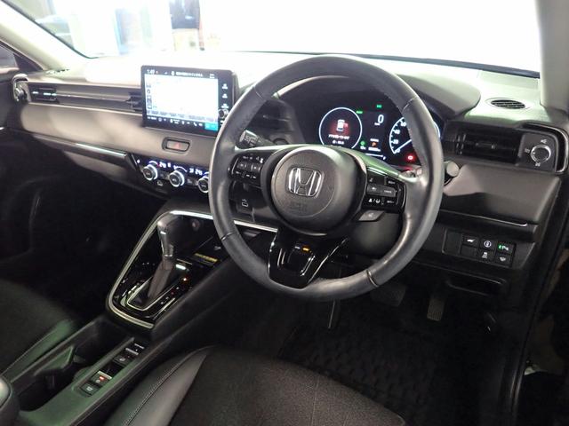 ヴェゼル ｅ：ＨＥＶＺ　ホンダコネクト９インチナビ　フルセグＴＶ　ブルートゥース　バックカメラ　ＥＴＣ２．０　ＬＥＤオートライト　ワンオーナー　パーキングセンサー　ワイヤレス充電　シート＆ステアリングヒーター　ハーブレザーＳ（23枚目）