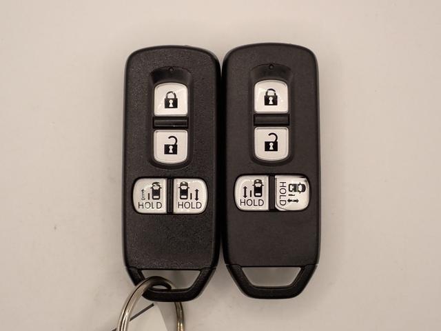 N-BOXカスタム Lスタイル+ブラック ギャザズメモリーナビ フルセグTV ブルートゥース Bカメラ 両側電動スライドドア LEDオートライト ワンオーナー 禁煙車 シートバックテーブル Pセンサー シートヒーター ホンダセンシング(10枚目)