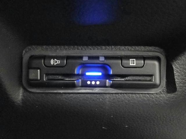 ステップワゴン スパーダ　ギャザズ９インチナビ　フルセグＴＶ　ＣＤ＆ＤＶＤ再生　ブルートゥース　天吊りモニター　Ｂカメラ　ＥＴＣ車載器　Ｐセンサー　両側電動スライドドア　Ｓヒーター　ＬＥＤオートライト　ワンオーナー　禁煙車（12枚目）