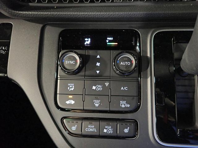 ステップワゴン スパーダ　ギャザズ９インチナビ　フルセグＴＶ　ＣＤ＆ＤＶＤ再生　ブルートゥース　天吊りモニター　Ｂカメラ　ＥＴＣ車載器　Ｐセンサー　両側電動スライドドア　Ｓヒーター　ＬＥＤオートライト　ワンオーナー　禁煙車（22枚目）