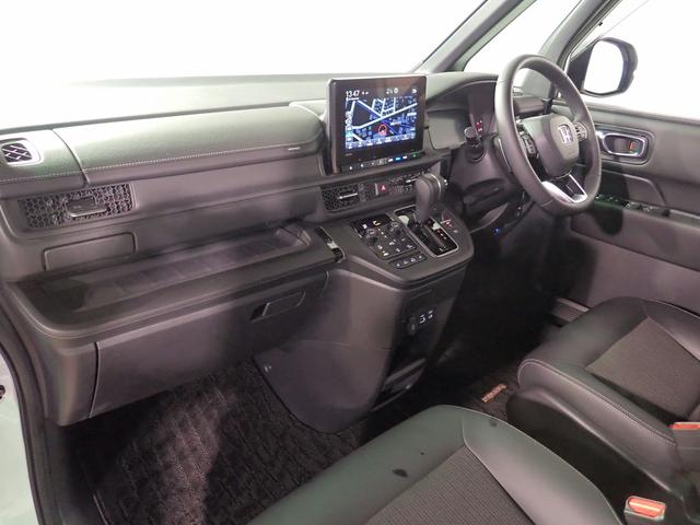 ステップワゴン スパーダ　ギャザズ９インチナビ　フルセグＴＶ　ＣＤ＆ＤＶＤ再生　ブルートゥース　天吊りモニター　Ｂカメラ　ＥＴＣ車載器　Ｐセンサー　両側電動スライドドア　Ｓヒーター　ＬＥＤオートライト　ワンオーナー　禁煙車（27枚目）