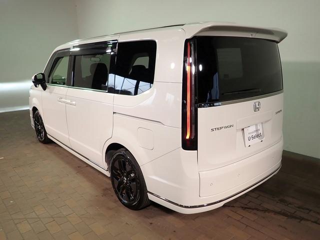 ステップワゴン スパーダ　ギャザズ９インチナビ　フルセグＴＶ　ＣＤ＆ＤＶＤ再生　ブルートゥース　天吊りモニター　Ｂカメラ　ＥＴＣ車載器　Ｐセンサー　両側電動スライドドア　Ｓヒーター　ＬＥＤオートライト　ワンオーナー　禁煙車（35枚目）