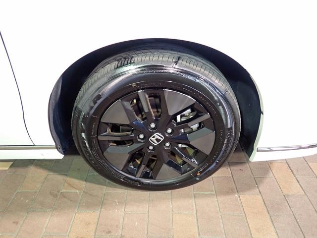 ステップワゴン スパーダ　ギャザズ９インチナビ　フルセグＴＶ　ＣＤ＆ＤＶＤ再生　ブルートゥース　天吊りモニター　Ｂカメラ　ＥＴＣ車載器　Ｐセンサー　両側電動スライドドア　Ｓヒーター　ＬＥＤオートライト　ワンオーナー　禁煙車（37枚目）